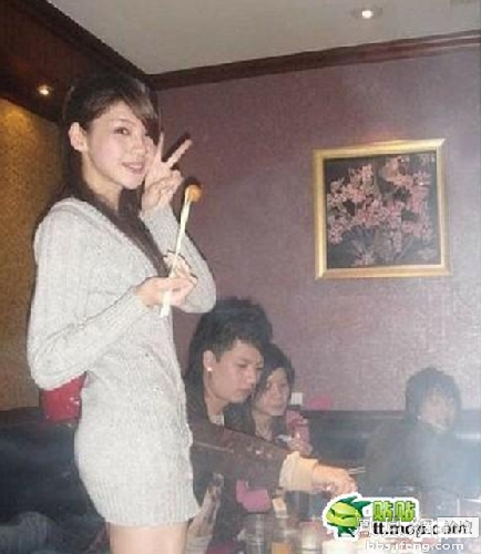 90��Ů����ҹ����������˷ḻ