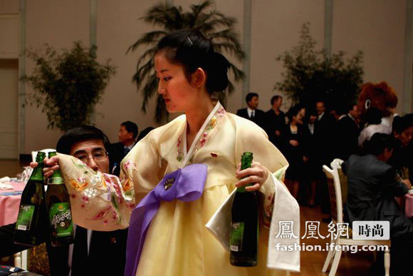 ����Ů����ż�ۣ�Ѱ�������߸��У�ͼ��