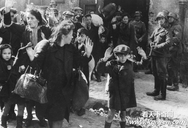 �ҿ���սʱ�¹��ɴ����˷�ָ�ı��� ����Ӫʬ����(��ͼ)